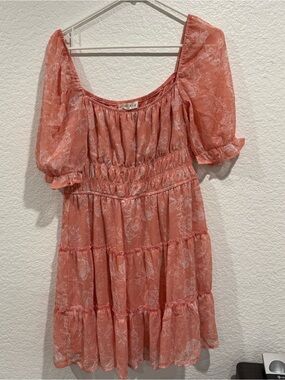 Rowa size large Women’s Peach Floral Tiered Smocked Mini Dress
